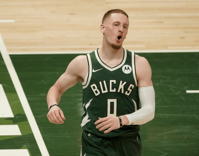 NBA总决赛赛程吃紧;法兰克福赛前官宣签约;底气十足;轮换策略成焦点(2025赛季nba总决赛赛程一览表)-开云体育官网